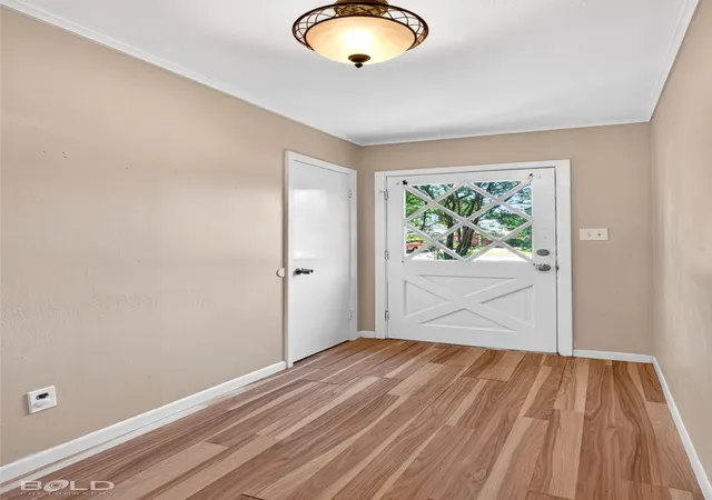 Photo 3 of Sale Pending at 502 Dixon Ave, Shreveport, LA 71106 | MLS# 21279146 | Listing updated on 2026-07-13
