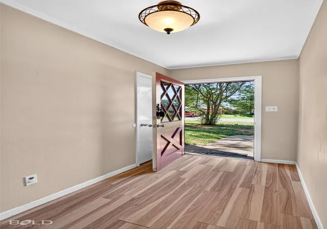 Photo 4 of Sale Pending at 502 Dixon Ave, Shreveport, LA 71106 | MLS# 21279146 | Listing updated on 2026-07-13