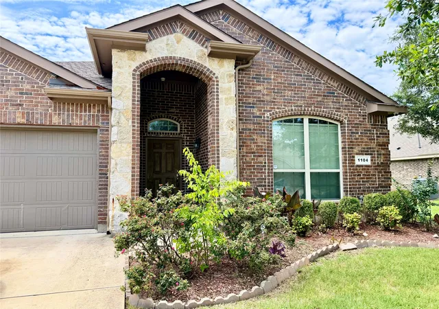 Homes for sale in Glenn Heights, TX | 1104 Crest Ridge Dr, Glenn Heights, TX 75154 | MLS# 21280591