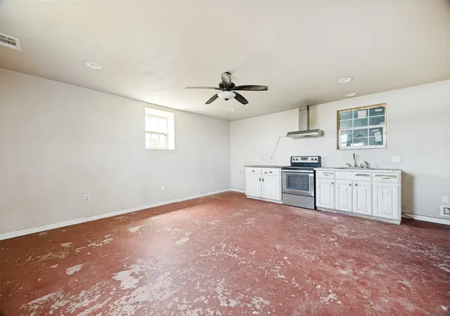 Photo 4 of House for sale at 5814 Fm 1563, Commerce, TX 75428 | MLS# 21280044 | Listing updated on 2026-07-06