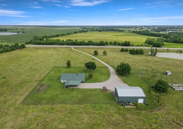 Homes for sale in Honey Grove, TX | 20280 Us Hwy 82 W, Honey Grove, TX 75446 | MLS# 21280694