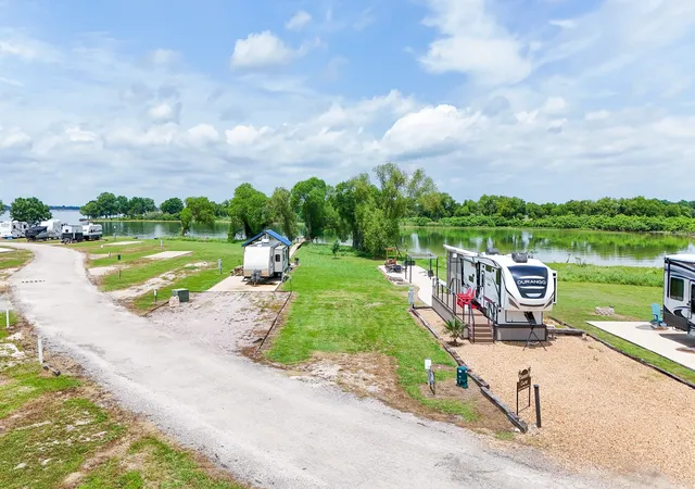 Homes for sale in Kerens, TX | 5096 Waterfront Rd, Kerens, TX 75144 | MLS# 21280709