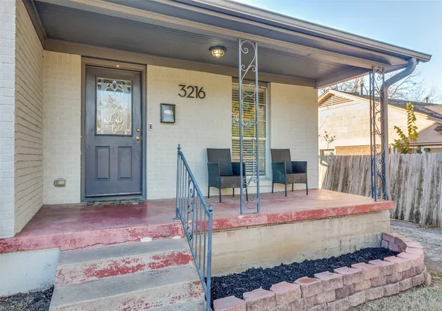 Photo 2 of Sale Pending at 3216 Meadowbrook Dr, Fort Worth, TX 76103 | MLS# 21280732 | Listing updated on 2026-08-22
