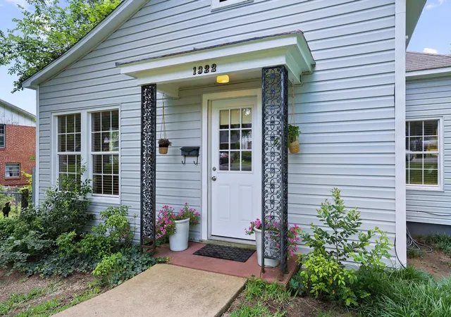 Photo 4 of Single family home for sale at 1322 W Chestnut St, Denison, TX 75020 | MLS# 21280747 | Listing updated on 2026-09-04