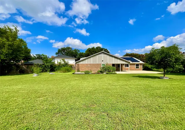 Homes for sale in Bedford, TX | 3705 Cobblestone Ct, Bedford, TX 76021 | MLS# 21280593