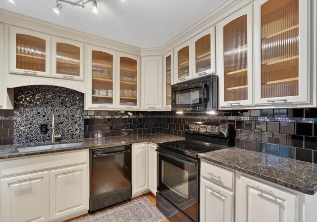 Photo 3 of Condo for sale at 4926 Lahoma St, Dallas, TX 75235 | MLS# 21280872 | Listing updated on 2026-08-29