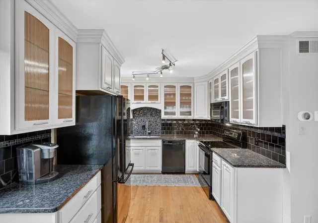 Photo 3 of Condo for sale at 4926 Lahoma St, Dallas, TX 75235 | MLS# 21280872 | Listing updated on 2026-08-29