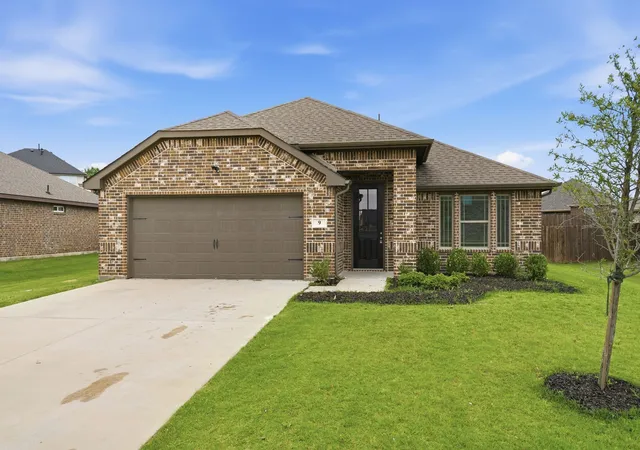 Photo 1 of Sale Pending at 9 Mockingbird Ln, Sanger, TX 76266 | MLS# 21280927 | Listing updated on 2026-07-16