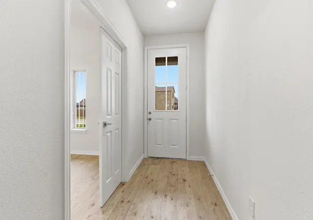 Photo 3 of Sale Pending at 9 Mockingbird Ln, Sanger, TX 76266 | MLS# 21280927 | Listing updated on 2026-07-16