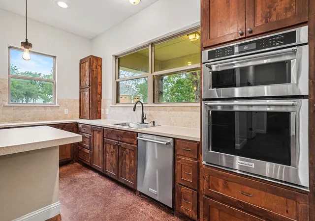 Photo 2 of Single family home for sale at 2190 County Road 2027, Glen Rose, TX 76043 | MLS# 21280966 | Listing updated on 2026-08-25