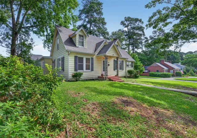 Photo 2 of Single family home for sale at 602 Ratcliff St, Shreveport, LA 71104 | MLS# 21279317 | Listing updated on 2026-08-22