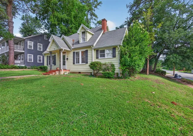 Photo 3 of Single family home for sale at 602 Ratcliff St, Shreveport, LA 71104 | MLS# 21279317 | Listing updated on 2026-08-22