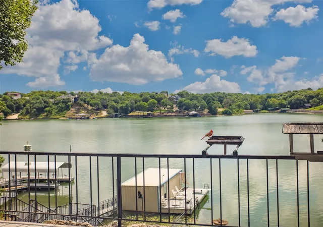 Photo 3 of Single family home for sale at 154 Parkview, Gainesville, TX 76240 | MLS# 21273907 | Listing updated on 2026-10-05