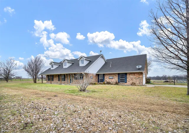 Homes for sale in Krum, TX | 11278 Jackson Rd, Krum, TX 76249 | MLS# 21281145