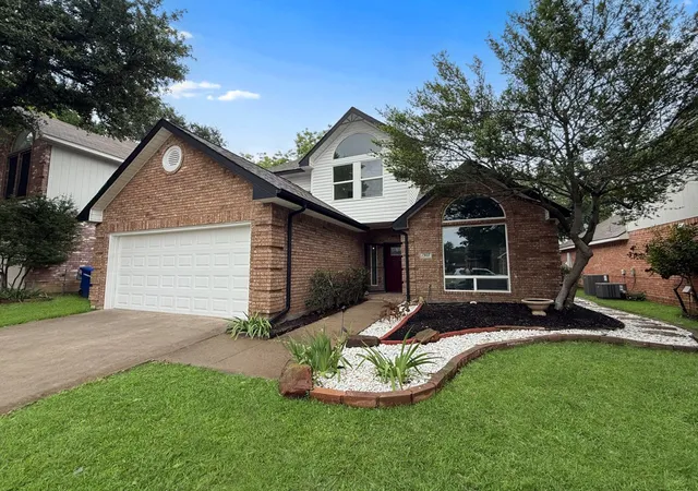 Homes for sale in Carrollton, TX | 1307 Pawnee Trl, Carrollton, TX 75007 | MLS# 21279299