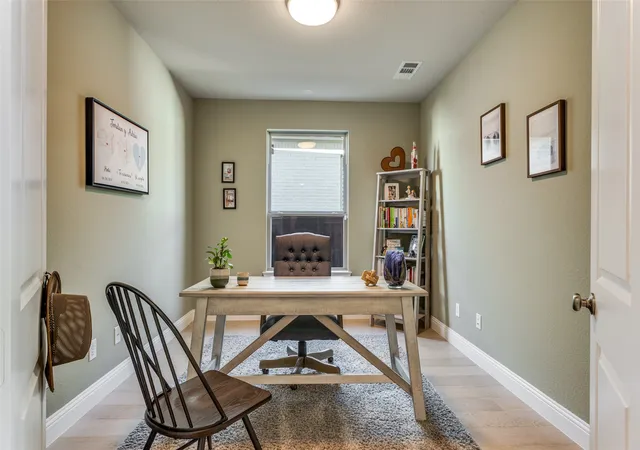Photo 3 of Single family home for sale at 13613 Marys Ridge Rd, Aledo, TX 76008 | MLS# 21281157 | Listing updated on 2026-08-22
