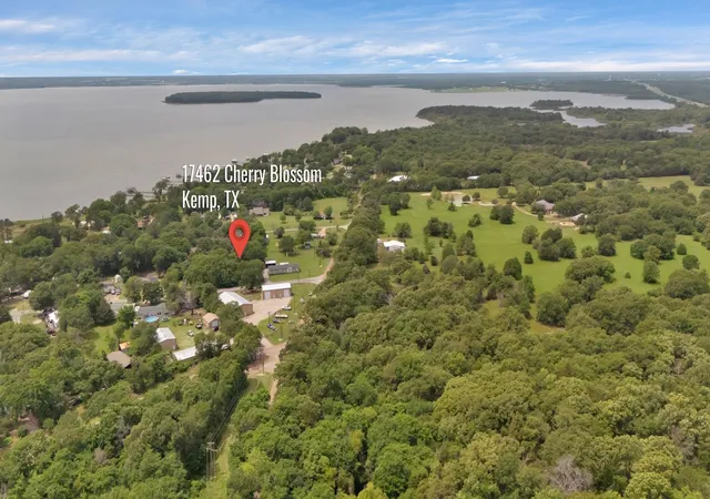 Photo 1 of Manufactured home for sale at 17462 Cherry Blossom, Kemp, TX 75143 | MLS# 21273082 | Listing updated on 2026-09-29