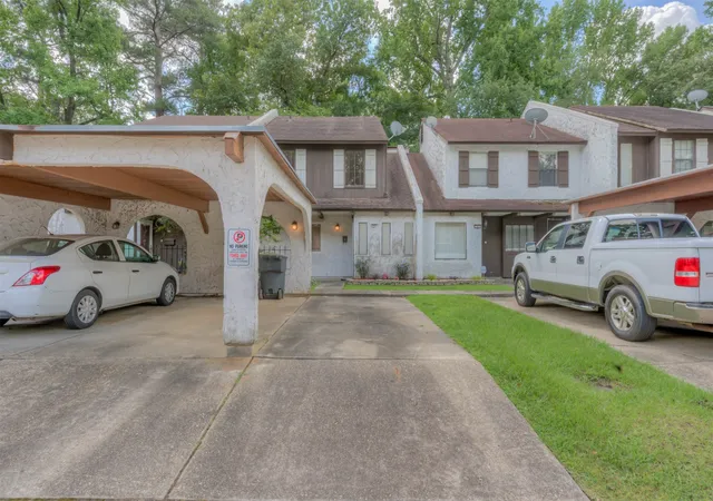 Photo 1 of Sale Pending at 765 Highland Square Dr, Shreveport, LA 71107 | MLS# 21274902 | Listing updated on 2026-08-30