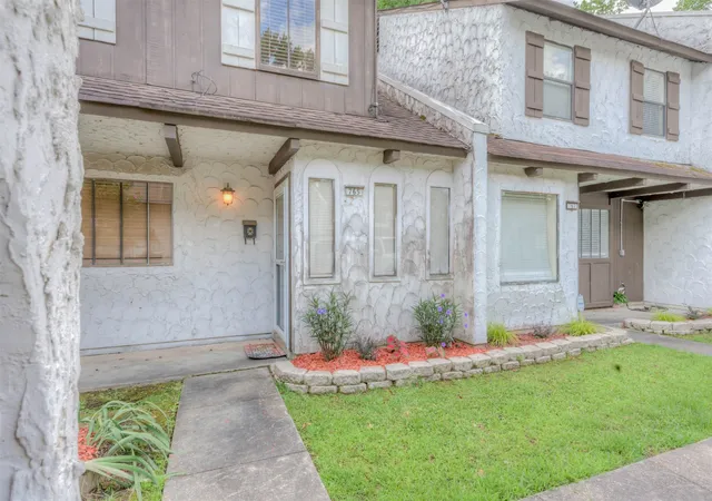 Photo 2 of Sale Pending at 765 Highland Square Dr, Shreveport, LA 71107 | MLS# 21274902 | Listing updated on 2026-08-30