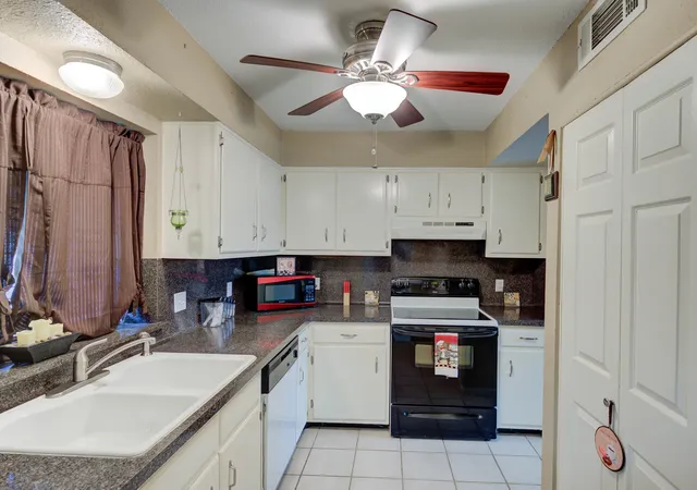 Photo 3 of Sale Pending at 765 Highland Square Dr, Shreveport, LA 71107 | MLS# 21274902 | Listing updated on 2026-08-30