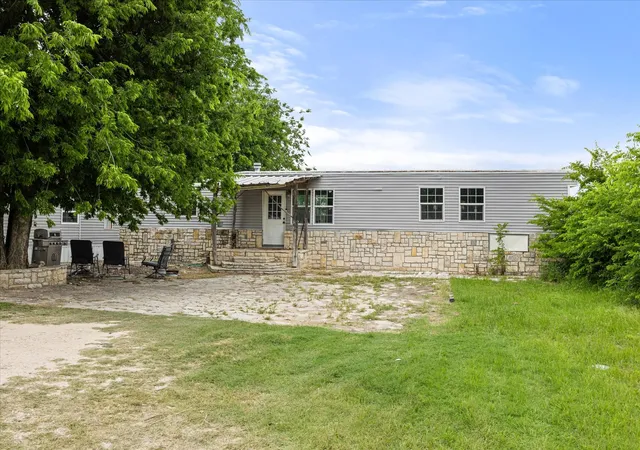 Photo 4 of Manufactured home for sale at 1274 County Road 2019 #B, Glen Rose, TX 76043 | MLS# 21253634 | Listing updated on 2026-08-31