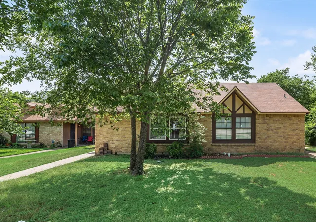 Homes for sale in Cedar Hill, TX | 512 Matterhorn St, Cedar Hill, TX 75104 | MLS# 21281303