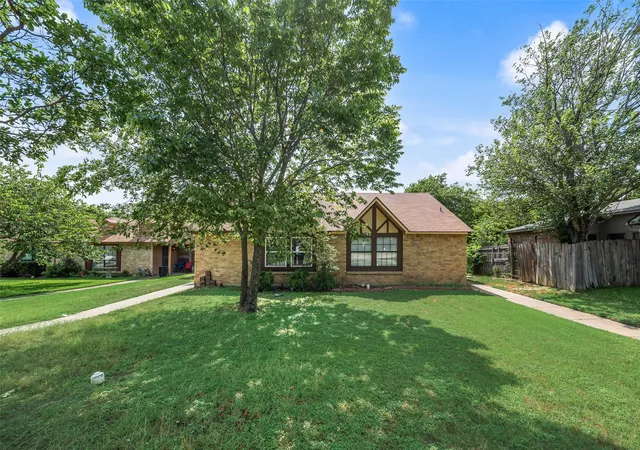Homes for sale in Cedar Hill, TX | 512 Matterhorn St, Cedar Hill, TX 75104 | MLS# 21281303