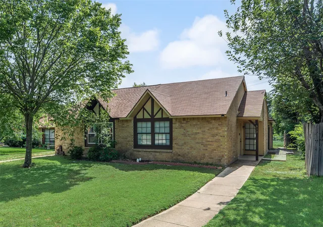 Homes for sale in Cedar Hill, TX | 512 Matterhorn St, Cedar Hill, TX 75104 | MLS# 21281303