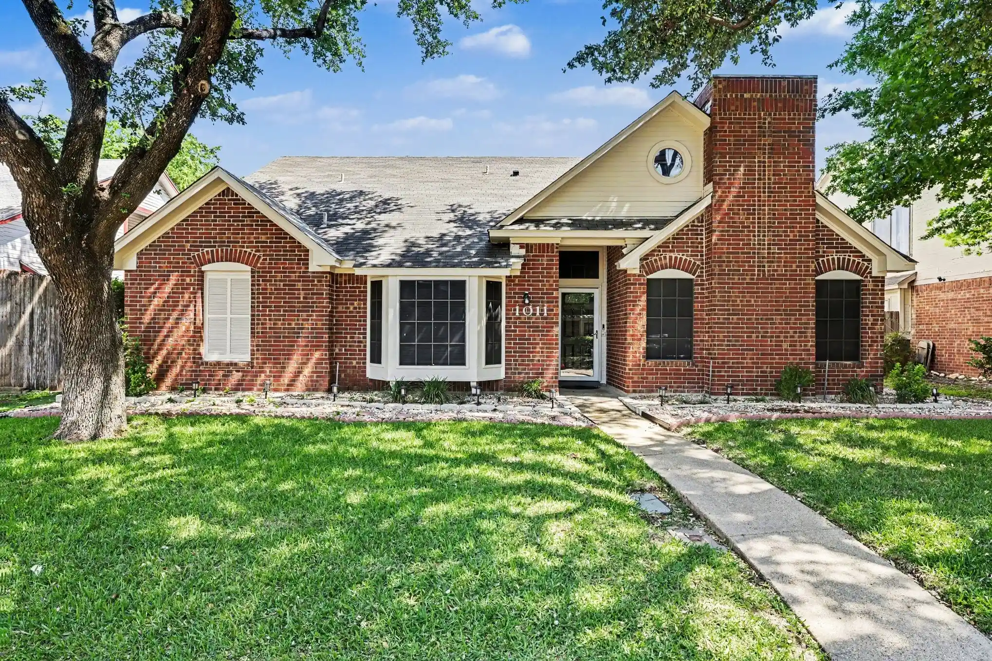 Photo 1 of Sale Pending at 1011 Astaire Ave, Duncanville, TX 75137 | MLS# 21281121 | Listing updated on 2026-07-03