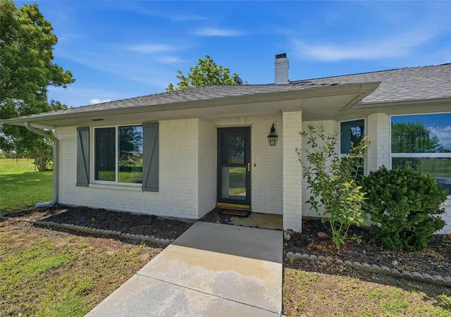 Photo 4 of Sale Pending at 4102 E Us Hwy 82 Hwy, Dodd City, TX 75438 | MLS# 21276275 | Listing updated on 2026-08-25