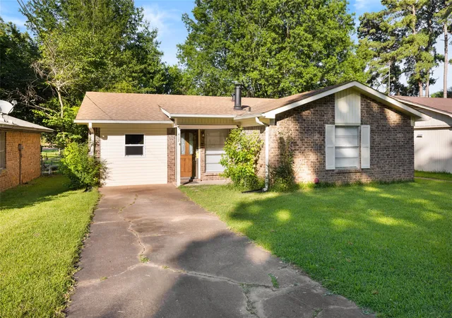 Photo 1 of Single family home for sale at 417 Carroll Ave, Wake Village, TX 75501 | MLS# 21252476 | Listing updated on 2026-08-25