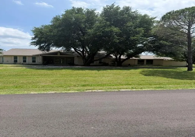 Photo 1 of Single family home for sale at 4 Glencove Cir, Allen, TX 75002 | MLS# 21281496 | Listing updated on 2026-08-22
