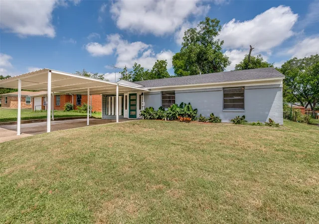 Photo 1 of Sale Pending at 2711 San Diego Dr, Dallas, TX 75228 | MLS# 21281500 | Listing updated on 2026-07-26