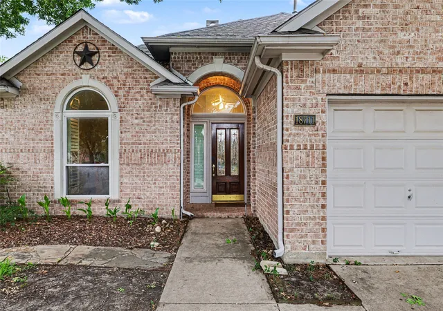Photo 3 of Single family home for sale at 18711 Tall Oak Dr, Dallas, TX 75287 | MLS# 21277487 | Listing updated on 2026-08-22