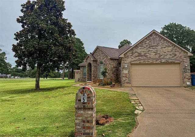 Homes for sale in Star Harbor, TX | 5 Woodlawn Wy, Star Harbor, TX 75148 | MLS# 21281556