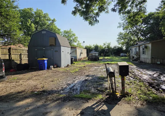 Photo 1 of Sale Pending at 425 Barry, Seagoville, TX 75159 | MLS# 21281536 | Listing updated on 2026-07-24
