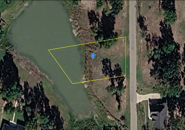 Homes for sale in Mabank, TX | 712 Clubview Dr, Mabank, TX 75143 | MLS# 21281566