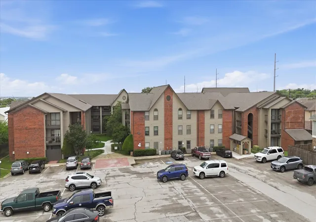 Homes for sale in Denton, TX | 218 N Texas Boulevard, Denton, TX 76201 | Houzeo