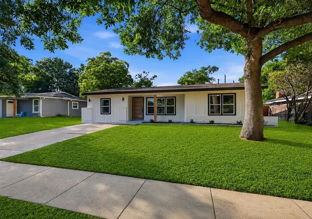 1st image of 2109 Hedgerow St, Arlington, TX 76010 | MLS# 21281668