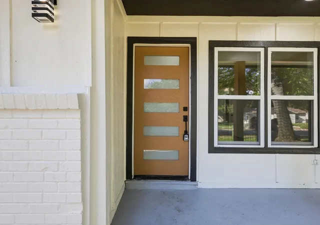 3rd image of 2109 Hedgerow St, Arlington, TX 76010 | MLS# 21281668