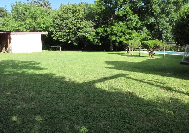 31st image of 1132 N Irving Heights Dr, Irving, TX 75061 | MLS# 21281159
