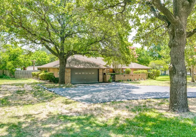 4th image of 1132 N Irving Heights Dr, Irving, TX 75061 | MLS# 21281159