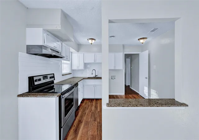 Photo 3 of Single family home for sale at 4208 Huckleberry Cir, Dallas, TX 75216 | MLS# 21281796 | Listing updated on 2026-08-31
