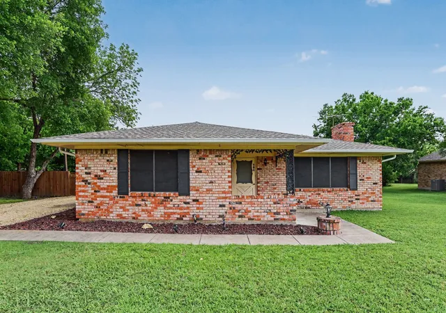 Homes for sale in Palmer, TX | 219 W Jefferson St, Palmer, TX 75152 | MLS# 21275608
