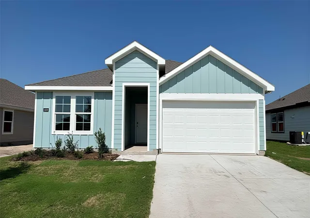 Photo 1 of Single family home for sale at 1202 Breezy Oak Dr, Nevada, TX 75173 | MLS# 21281915 | Listing updated on 2026-09-18