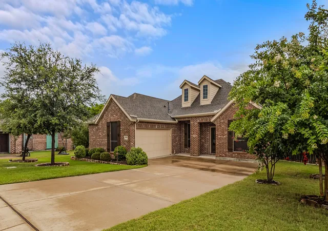 Photo 3 of Single family home for sale at 1534 Petaluma Dr, Rockwall, TX 75087 | MLS# 21281924 | Listing updated on 2026-08-22