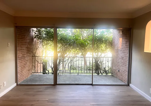 3rd image of 506 E Ave J, Grand Prairie, TX 75050