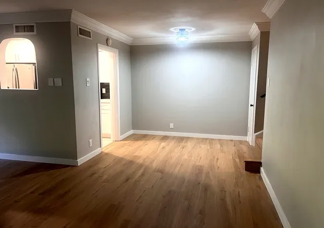 5th image of 506 E Ave J, Grand Prairie, TX 75050