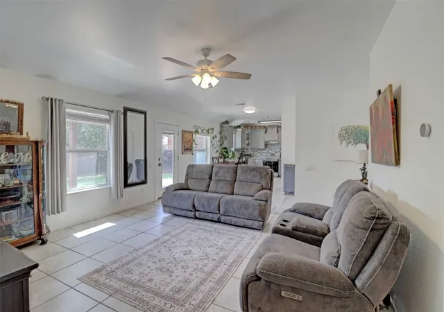 Photo 3 of Sale Pending at 550 N Main St, Joshua, TX 76058 | MLS# 21277269 | Listing updated on 2026-07-11