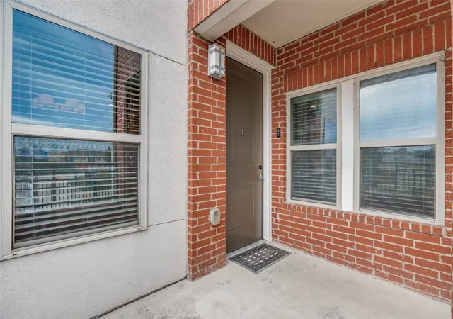 Photo 3 of Condo for sale at 1596 Fiji St, Dallas, TX 75203 | MLS# 21281891 | Listing updated on 2026-09-30